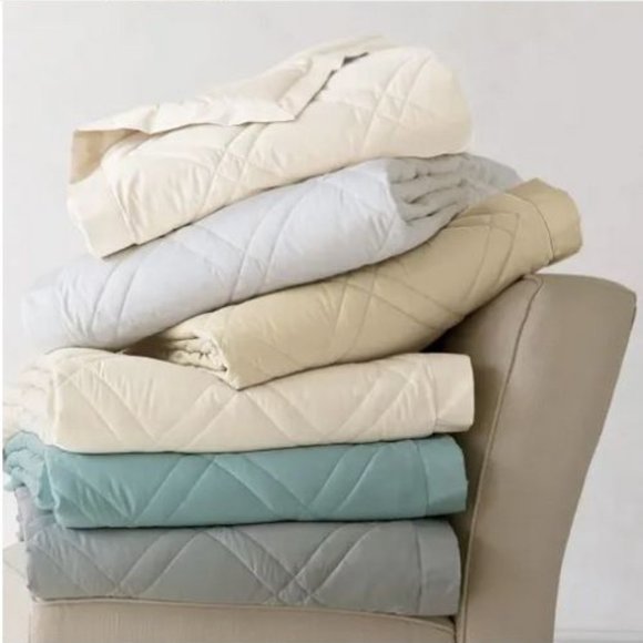 The Company Store Legends Hotel LoftAIRE Ultra Down Alt Blanket-White - Picture 2 of 4